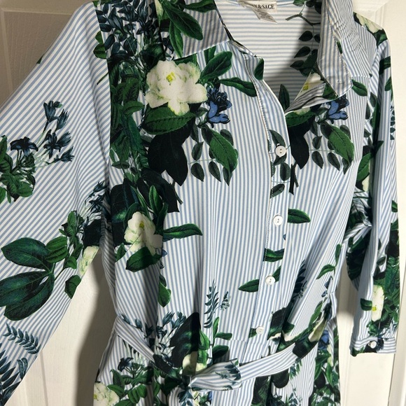 ASHLY & SAGE GREEN  and White Maxi Dress with Notched Collar and 3/4 Sleeves - Picture 2 of 5